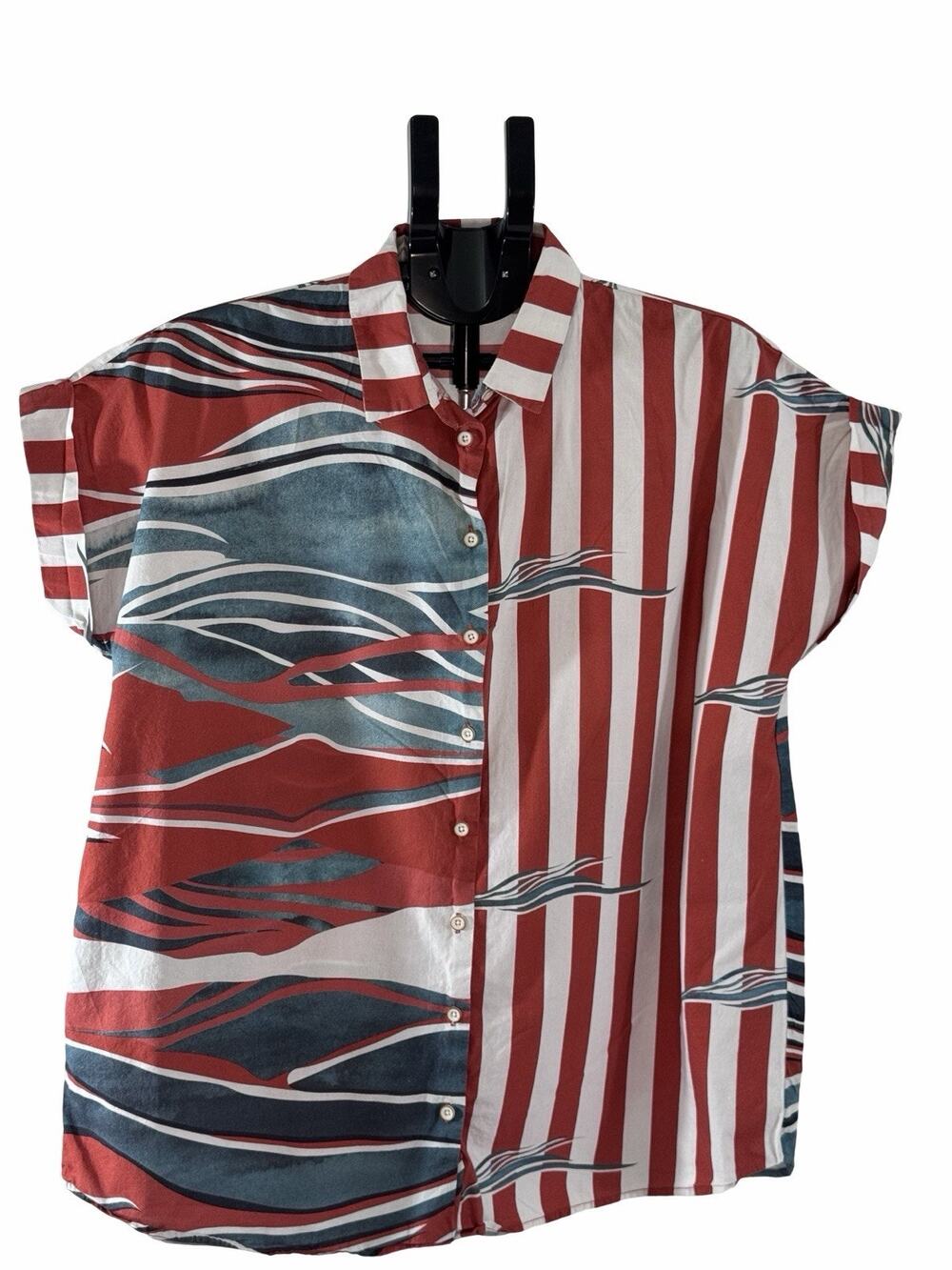 Outfitters Woman Women’s L Red/White/Blue Striped Collared Button-Up Top